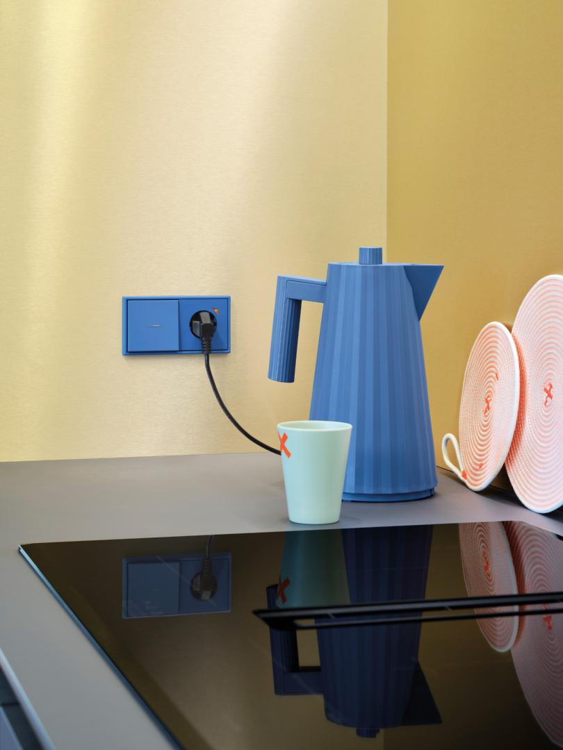 Smart Home Smarte Steckdosen von Jung - Steuerung auch per App - News, Bild 